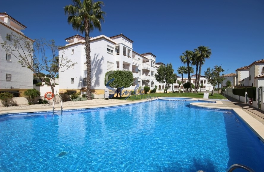 Buy apartment with pool in Costa Blanca 300m to Villamartín golf course. ID: 4236