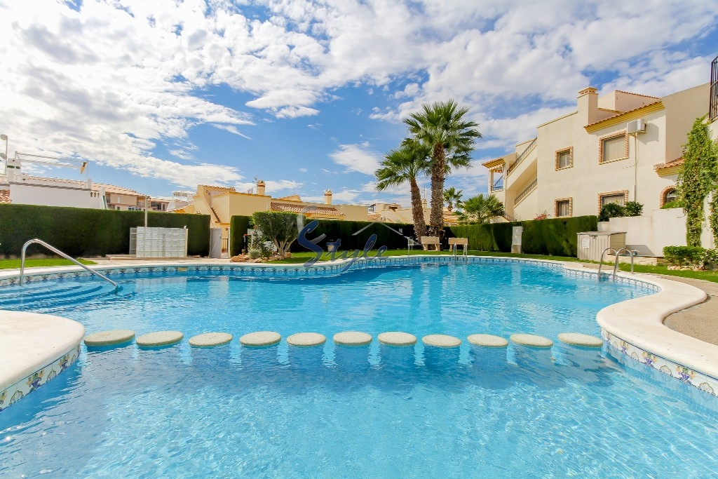 Buy quad townhouse with pool in Playa Flamenca, Orihuela Costa. ID: 4237