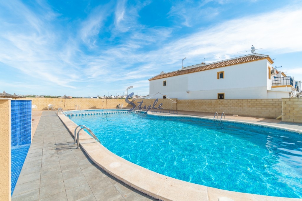 Buy ground floor apartment with pool close to the sea in Playa Flamenca, Orihuela Costa. ID: 4245