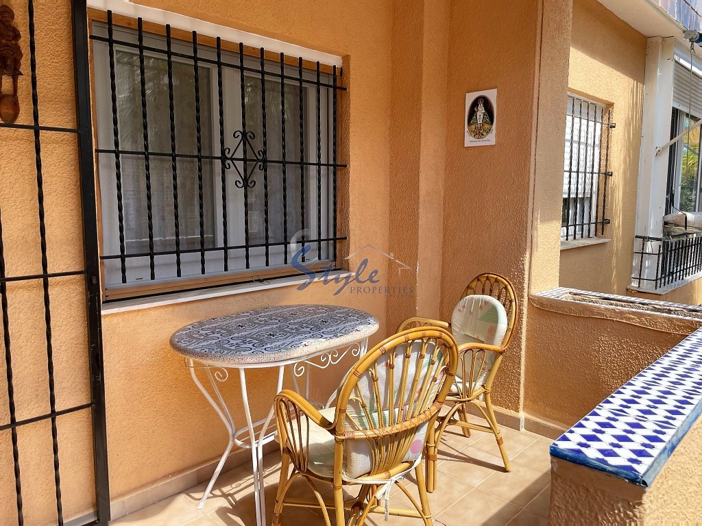 Buy bungalow close to the sea in Punta Prima near the beaches of Orihuela Costa, Costa Blanca. ID: 4250 