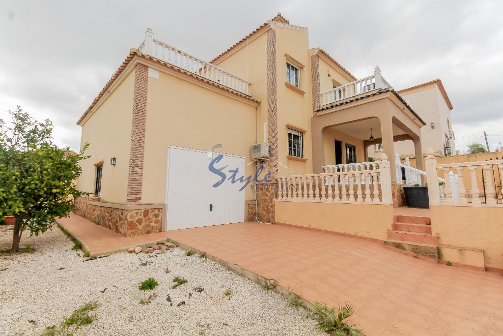 Resale - Villa - Villamartin