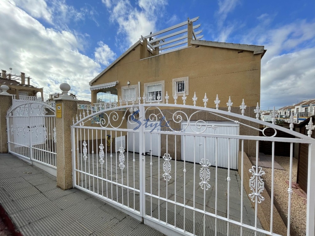 Resale - Villa - Los Altos