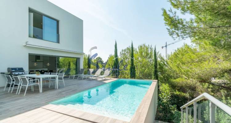 Buy luxury villa with garden and pool, in Las Colinas Golf & Country Club, Villamartín, Orihuela Costa. id 4264