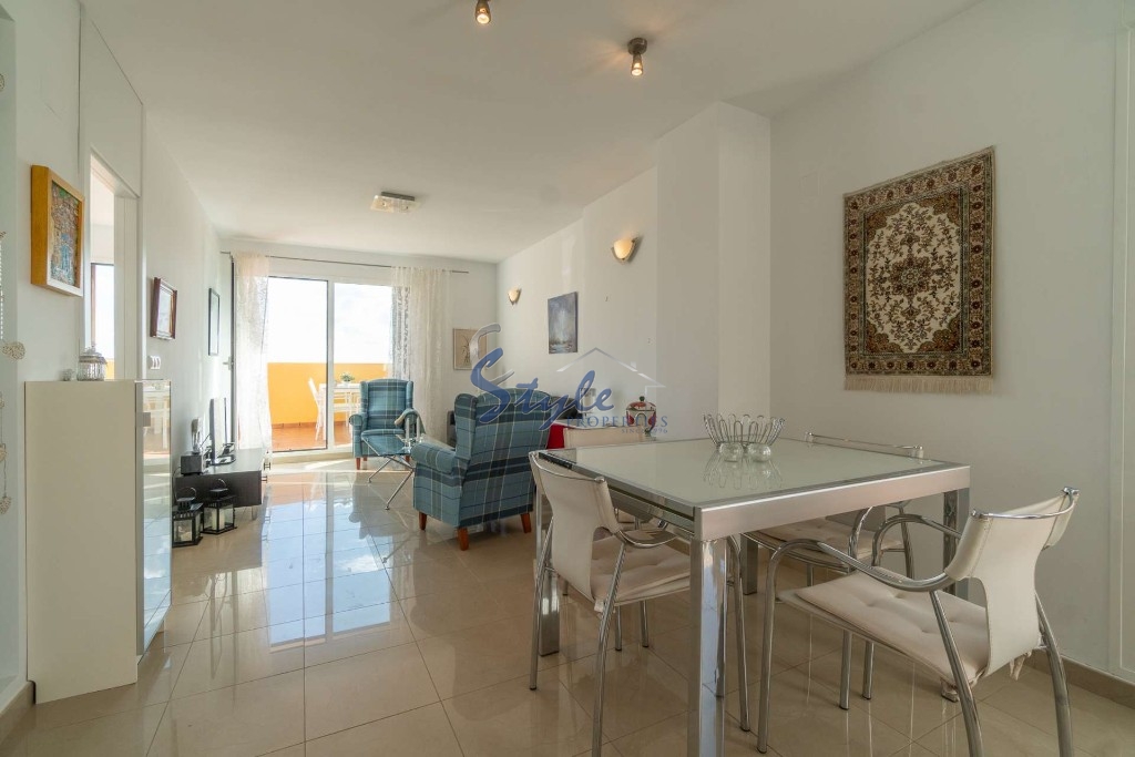 Comprar apartamento ático con piscina y cerca del mar en Playa Flamenca, Orihuela Costa. ID: 4268