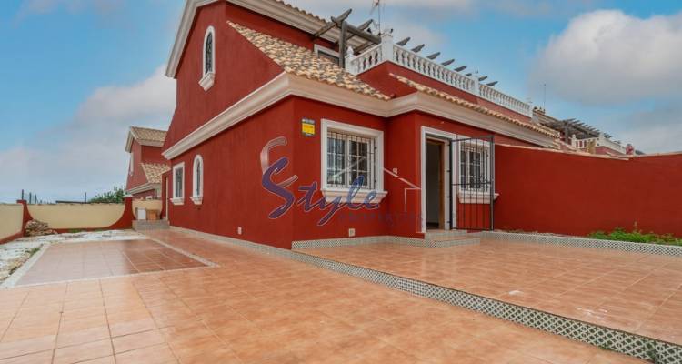 Buy semidetached chalet in Costa Blanca close to sea in PAU-26, Punta Prima. 4270