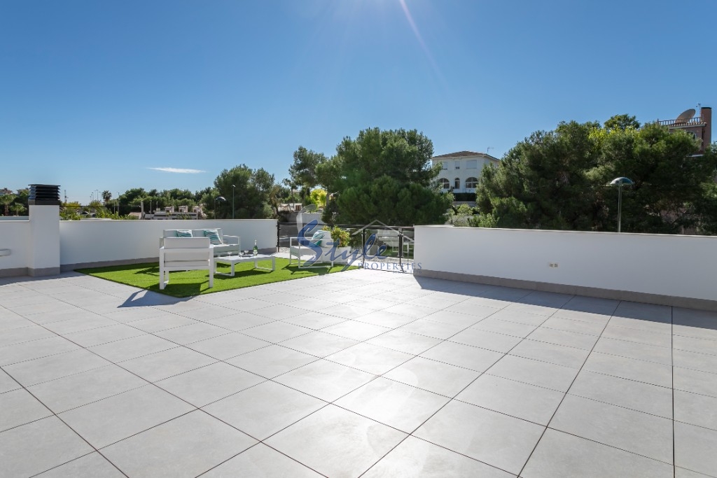 Comprar casa independiente con piscina en Pinar de Campoverde, Costa Blanca, España. ID ON1352