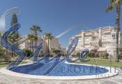 Comprar dúplex adosado con piscina en Miraflores IV, muy cerca del mar y ambas playas en Playa Flamenca, Orihuela Costa. ID: 4287