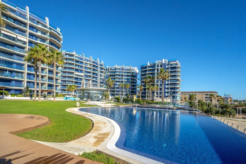 Buy penthouse on the seafront in Sea Senses, Punta Prima. ID 4293 