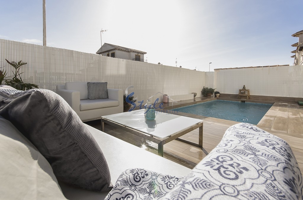Buy Townhouse with private pool close to the sea in Punta Prima. ID 4311