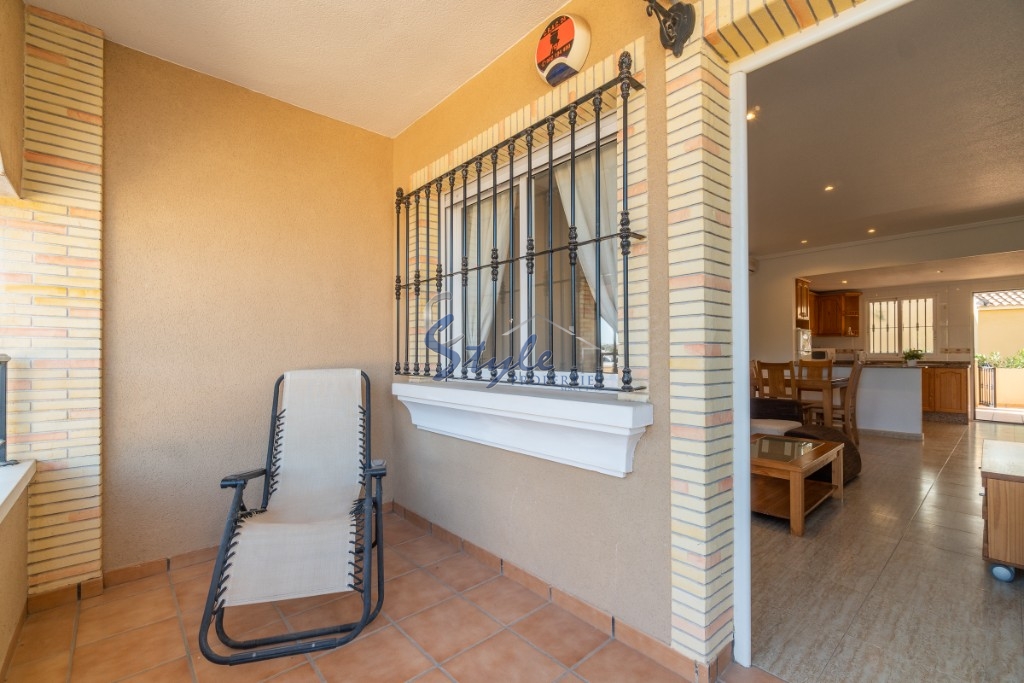 Se vende búngalo bajo con piscina cerca del mar y playas en Pau 26, Orihuela Costa. ID: 4313 