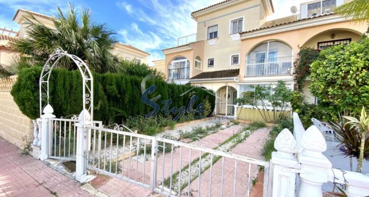 Buy townhouse with pool close to the sea in Playa Flamenca, Orihuela Costa. ID: 4318