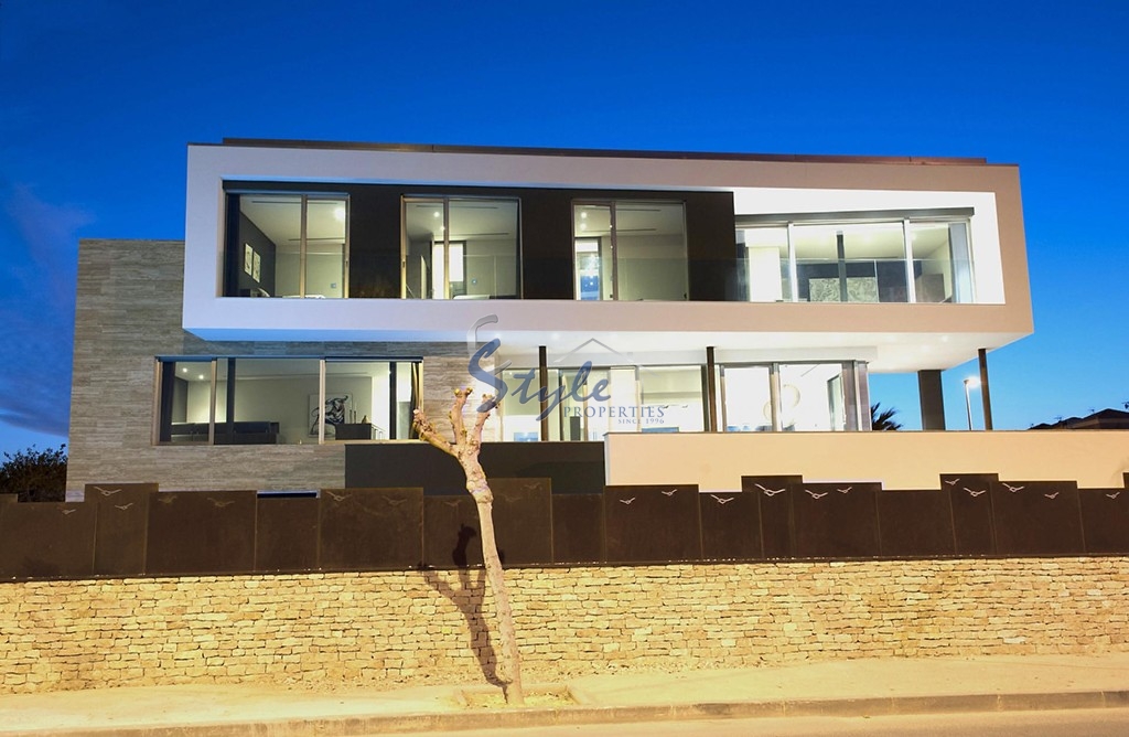 Comprar nueva villa de lujo con vistas panorámicas al mar en Las Higuericas, Torre de la Horadada. ID 4319