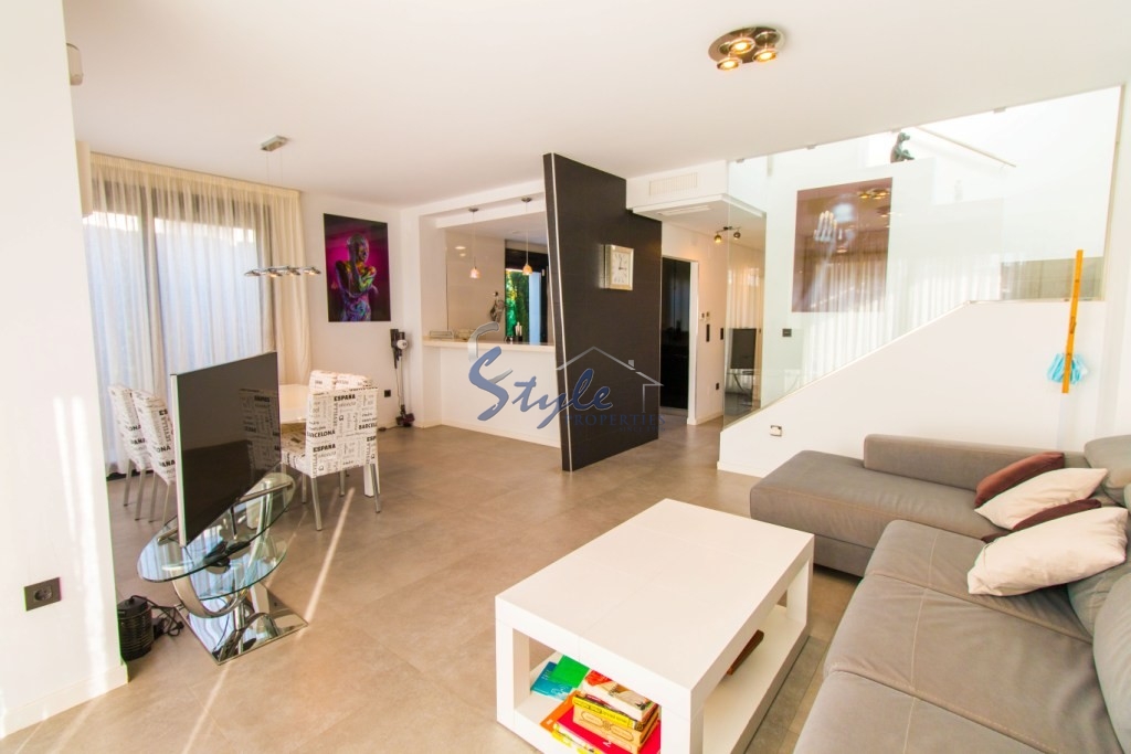 Buy Villa with private pool in El Raso Guardamar del Segura, Costa Blanca. ID: 4320