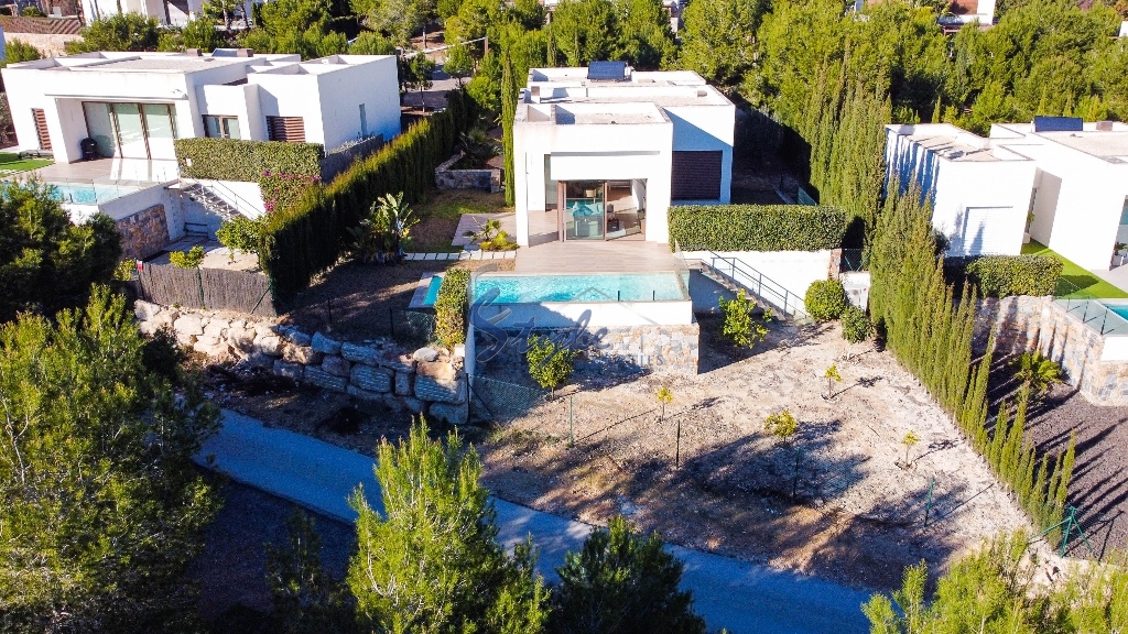 En venta nueva villa en Las Colinas ;  Costa Blanca ID3808
