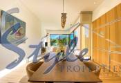 Resale - Villa - Las Colinas