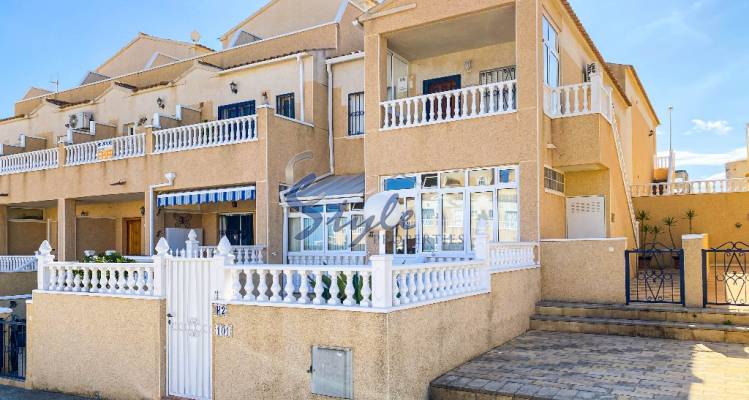 На продажу квартира с большой террасой у моря в Пунта Приме, Коста Бланка, Испания ID1441