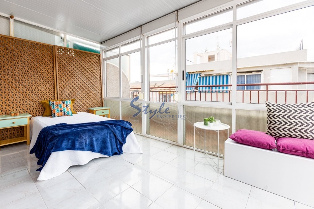 Buy apartment in Costa Blanca steps from the sea and beach in Torrevieja. ID: 4768