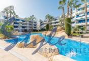 Comprar apartamento ático con piscina y cerca del mar en Playa Flamenca, Orihuela Costa. ID: 4773