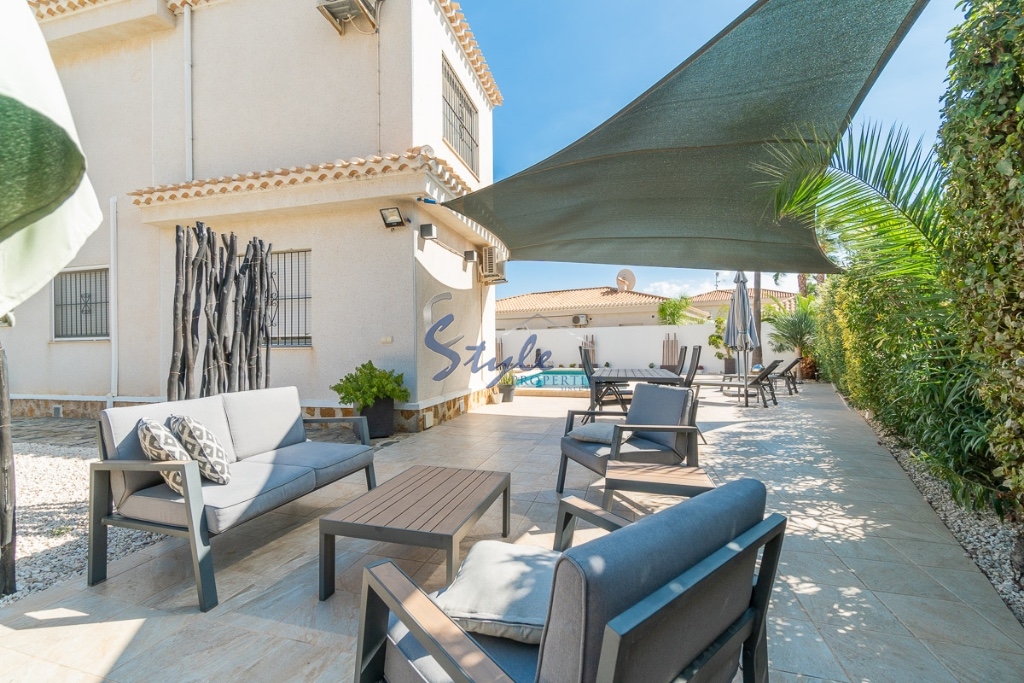 Resale - Villa - Playa Flamenca