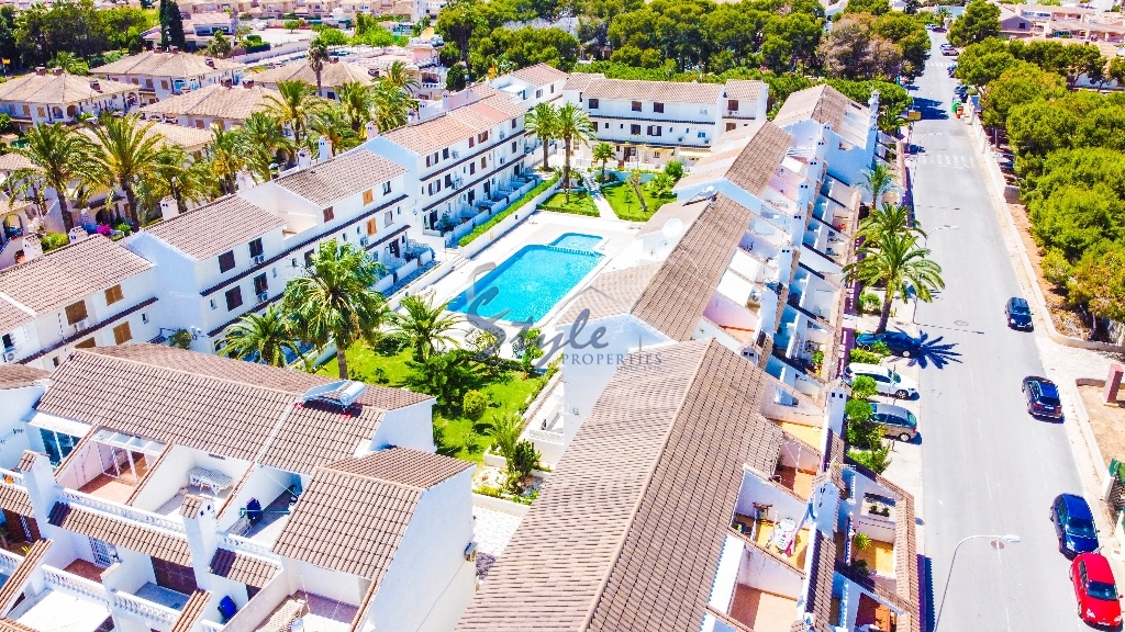 Buy townhouse with pool in Punta Prima, Costa Blanca. ID D1299