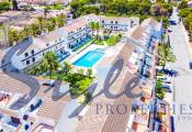 Buy townhouse with pool in Punta Prima, Costa Blanca. ID D1299