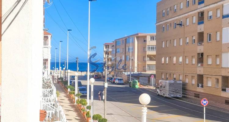 Comprar apartamento cerca de la playa en La Mata, Torrevieja. ID 4778