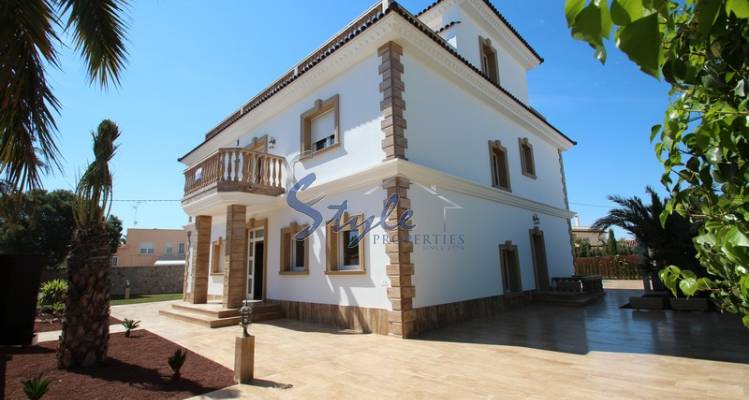 Resale - Luxury Villa - Cabo Roig