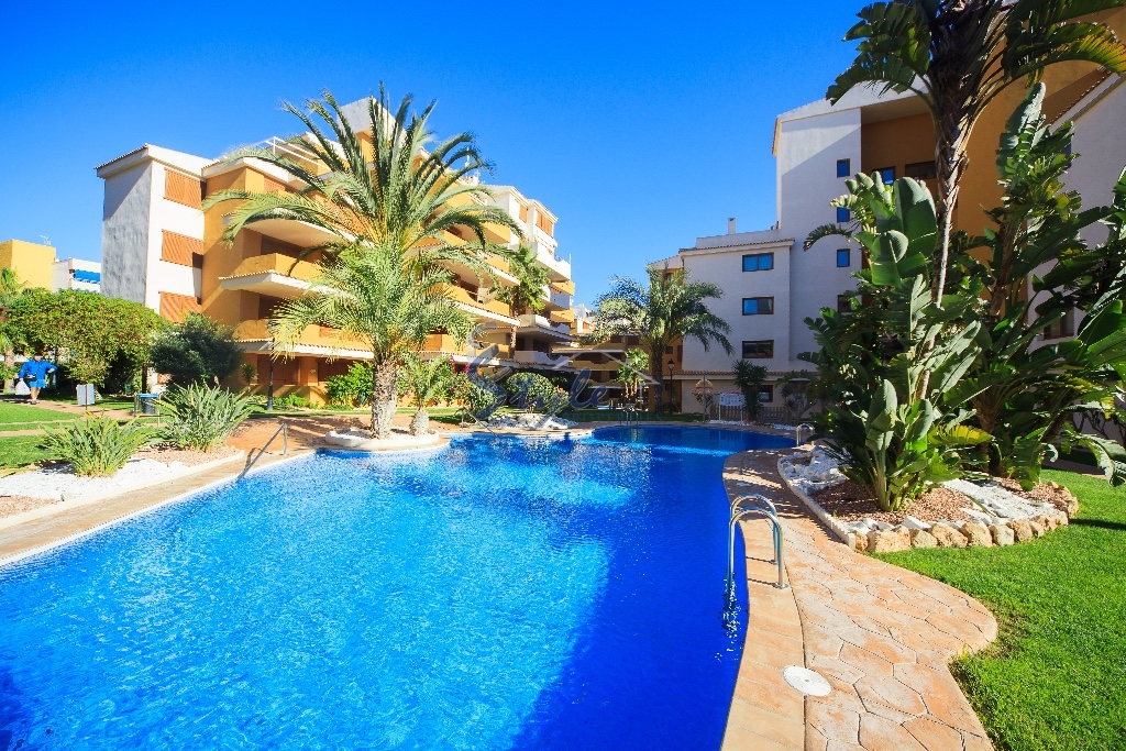 For sale beach side apartment in La Entrada, Punta Prima, Costa Blanca, Spain. ID2808