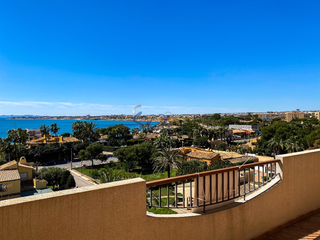 for sale beachside penthouse with sea views  in Punta Prima, Costa Blanca , Spain. ID575