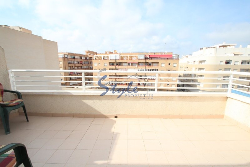 Buy penthouse apartment in Costa Blanca steps from the sea and beach in Torrevieja. ID: 4783