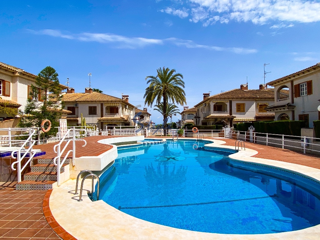 For sale sunny ground floor apartment in Las Barcas, Punta Prima, Los Altos, Costa Blanca, Spain. REF.3355