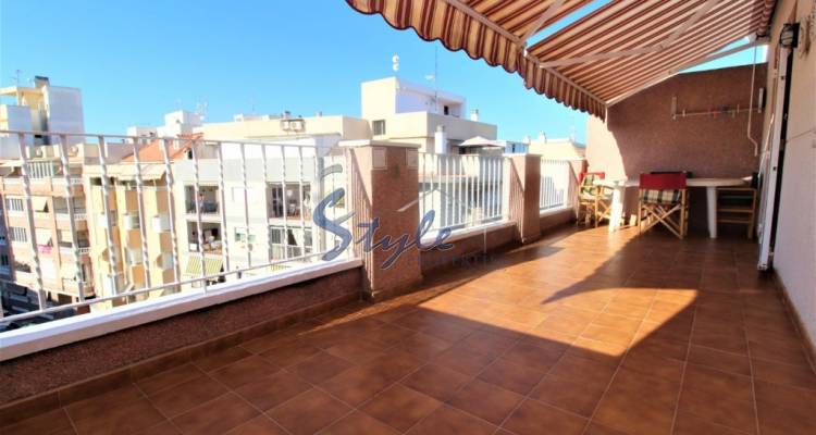 Buy penthouse apartment in Costa Blanca steps from the sea and beach in Torrevieja, Playa del Cura. ID: 4783