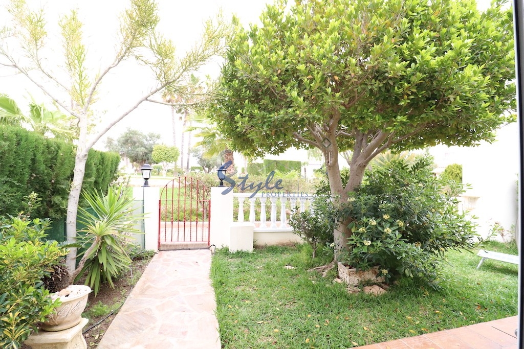 Buy Ground floor bungalow facing south in Miraflores of Urb. Los Altos, Torrevieja. ID: 4803