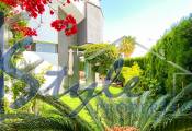 For sale modern 3-bedroom apartment on the ground floor with a garden in Punta Prima, Orihuela Costa. ID2688