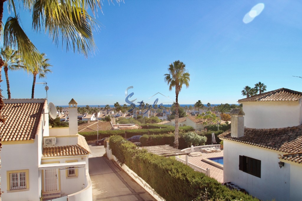 Resale - Villa - Villamartin