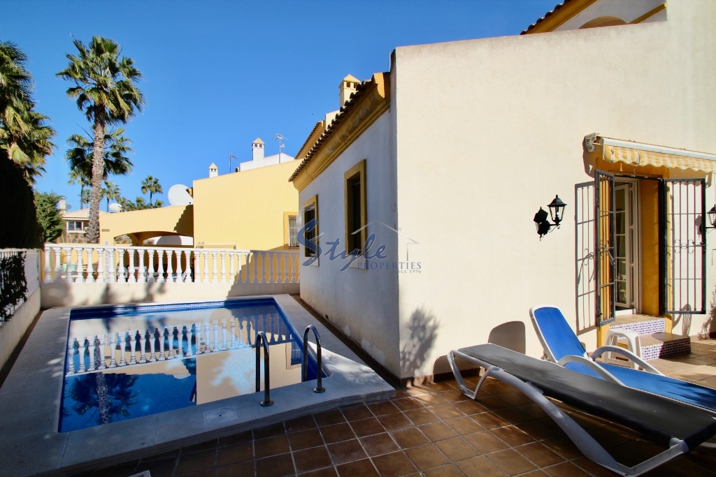 Resale - Villa - Villamartin