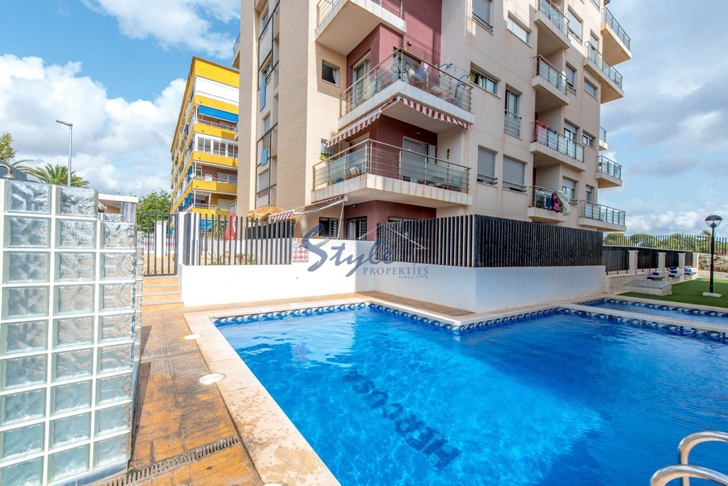 Buy apartment in Punta Prima, Orihuela Costa, Costa Blanca. ID 4808