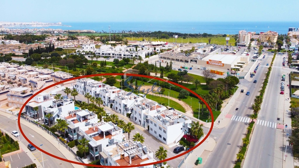 For sale modern 3-bedroom apartment on the ground floor with a garden in Punta Prima, Orihuela Costa. ID2688