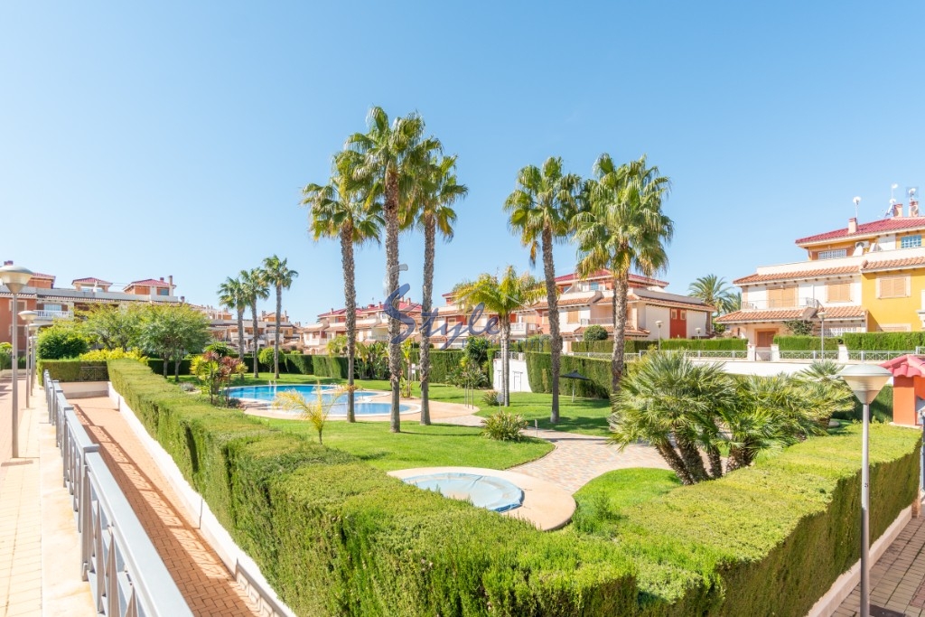 Comprar ático en residencial “ZENIAMAR VIII” en Playa Flamenca, Orihuela Costa cerca del mar. ID 4815