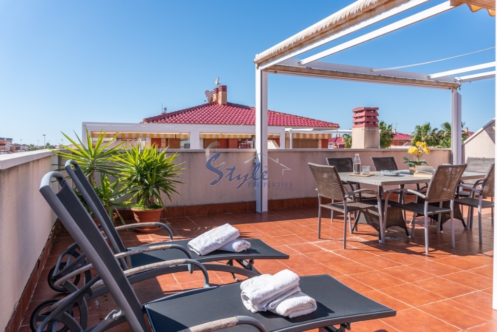 Comprar ático en residencial “ZENIAMAR VIII” en Playa Flamenca, Orihuela Costa cerca del mar. ID 4815