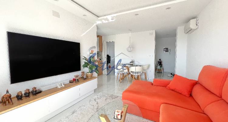 На продажу квартира у моря в Пунта Приме, Торревьеха, Еоста Бланка, Испания. ID3421