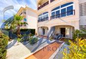 Se vende exclusivo apartamento de 2 dormitorios en Laguna Golf, Playa Flamenca. ID2999