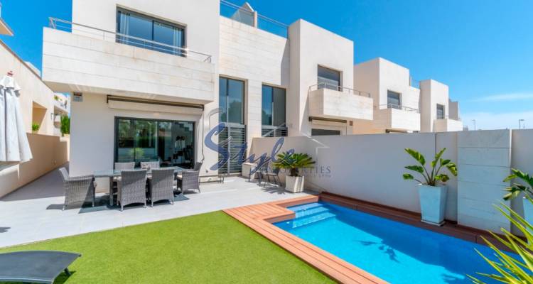 Buy semidetached house with pool in Jardines de Montesolana, Orihuela Costa. ID: 4820
