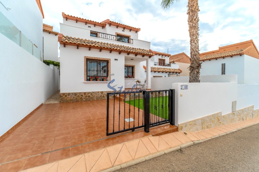 New Build classic style villas for sale in Villamartin. ON1164