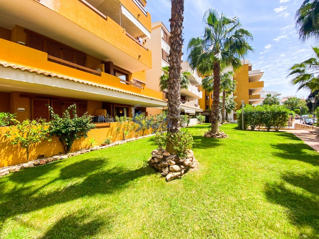For sale 2 bedroom apartment close to the sea in La Entrada, Punta Prima, Costa Blanca. ID2728
