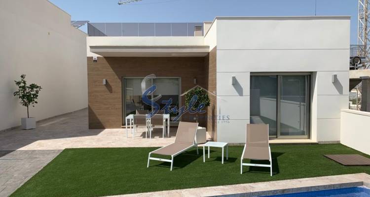 En venta villa en San Miguel de Salinas, Alicante . ON1214