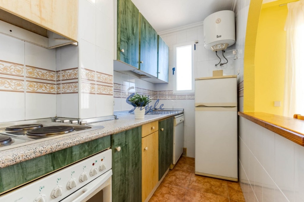 Se vende amplio apartamento de 2 dormitorios, Torrevieja, Costa Blanca, España. ID3133