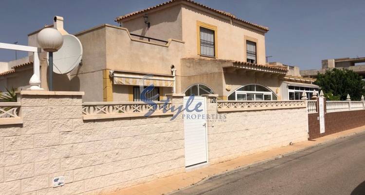 Quad with pool for sale close to the sea in «Serena IV» of Playa Flamenca, Orihuela Costa. ID: 1506