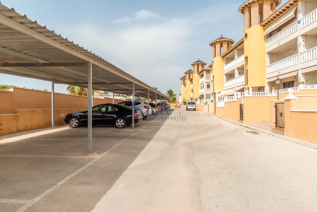 Comprar búngalo con piscina cerca del mar y playas en Montezenia, Orihuela Costa. ID: 4836