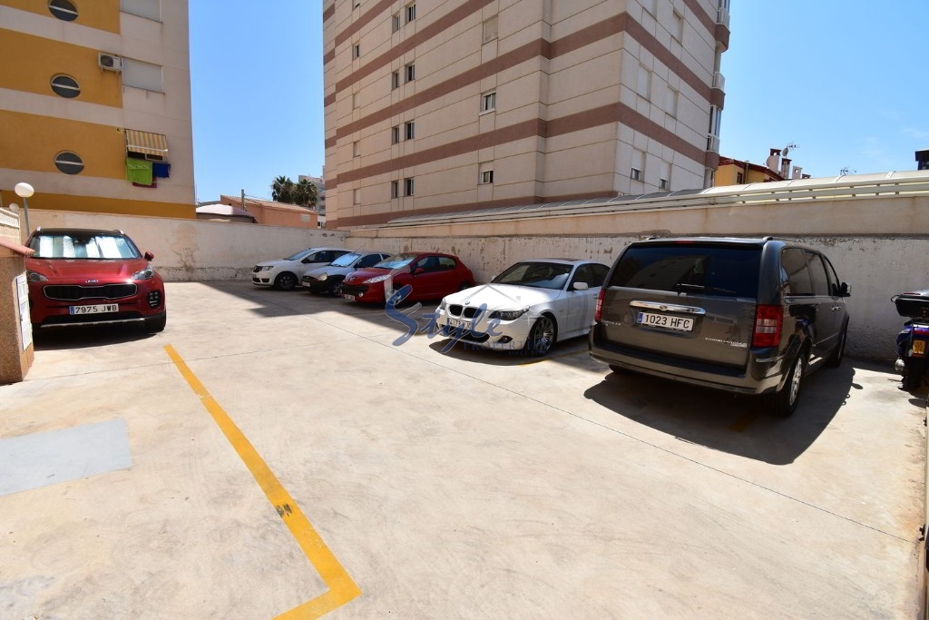 Comprar Apartamento Ático con vistas al mar en Torrevieja a 1 km de la Playa de los Locos. ID 4851